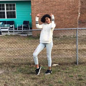 Meet your Posher, Valerey